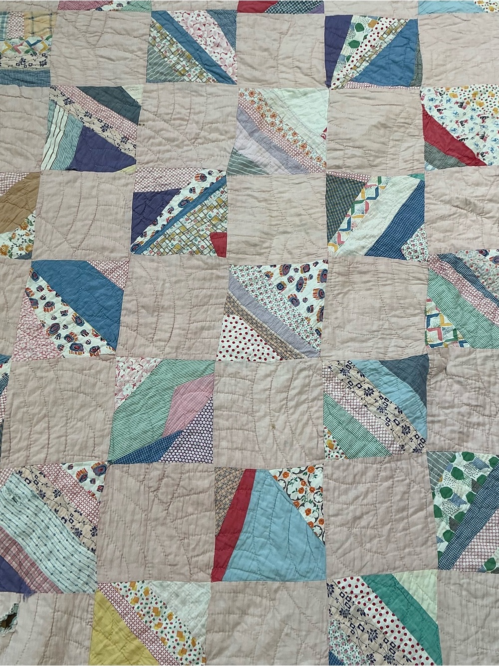 Vintage 1930s/40s hand stitched pale pink patchwork quilt 66x77 USA made - Picture 10 of 12